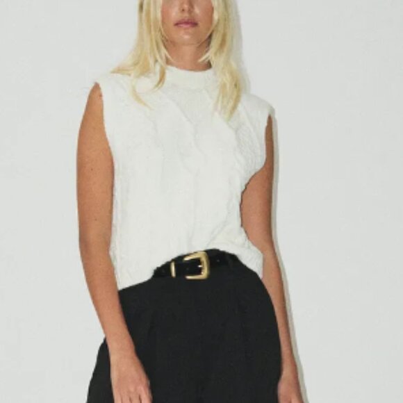 SOLD Cable Knitted Chunky Vest - Picture 4 of 5